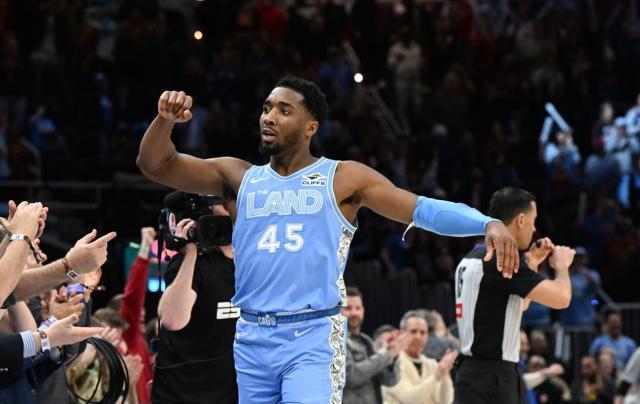 开云登录-冲击70胜！完全体骑士有多强？后詹皇时代冲冠