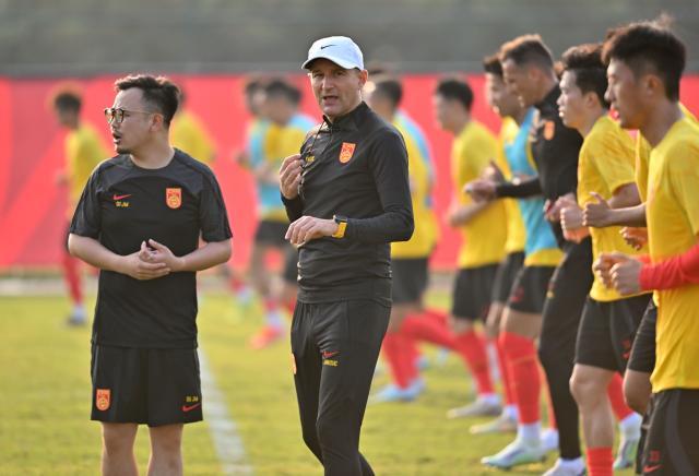 开云服务-3上3下？国足增援军团凌晨到位 后防重组难为扬科